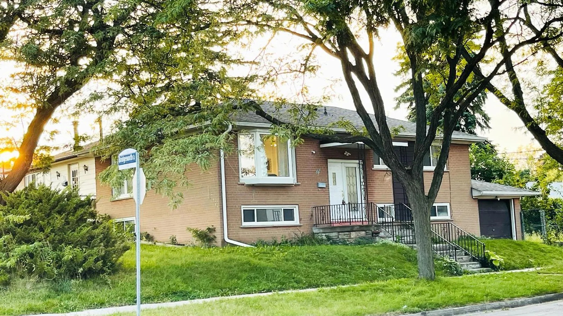 Appartamento Cozy Home 10 Mins From Toronto Airport With Free Parking
